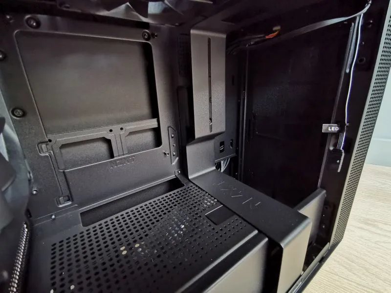 NZXT H210i recenzja 11