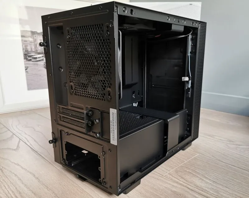 NZXT H210i recenzja 25