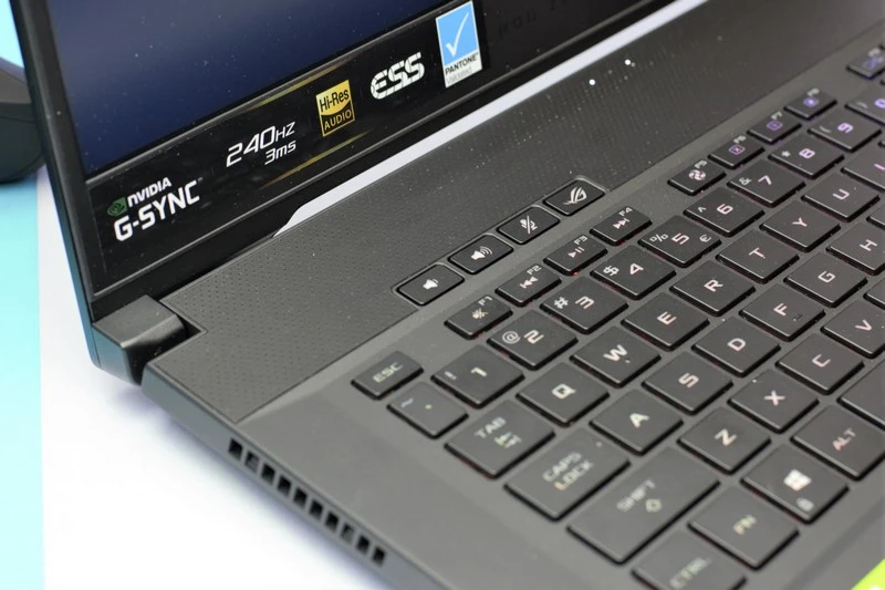 ASUS ROG Zephyrus S GX502GW 7