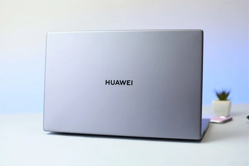 Matebook D15 2020 amd 13