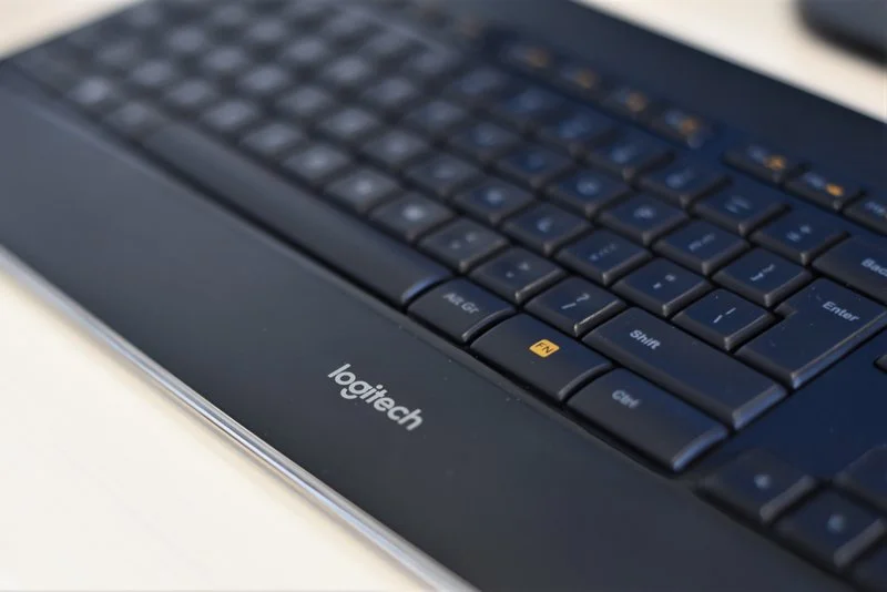 Logitech K800 klawiatura 2