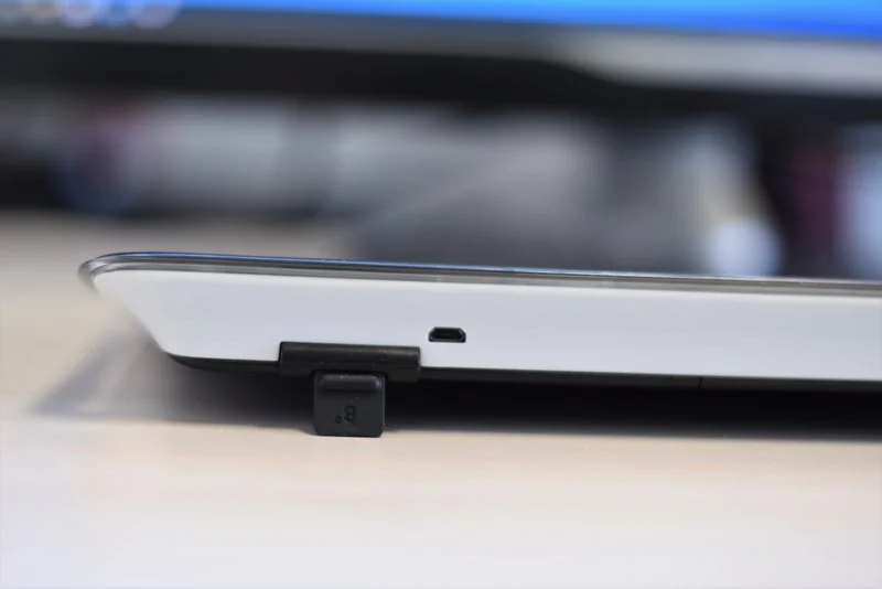 Logitech K800 klawiatura 7