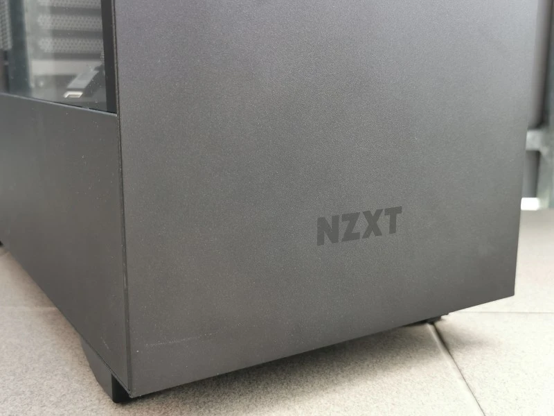 NZXT H510i 11