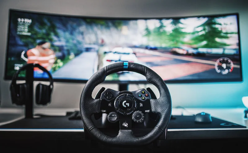 Zestaw kierownica i pedały Logitech G923