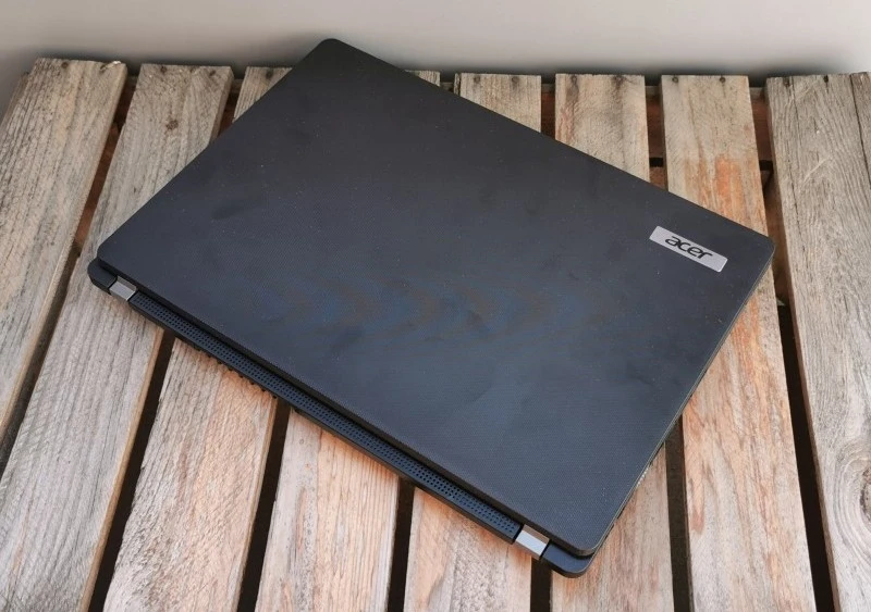 Acer TravelMate P2 21