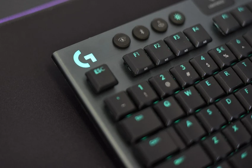 Logitech G915 TKL 2020 3