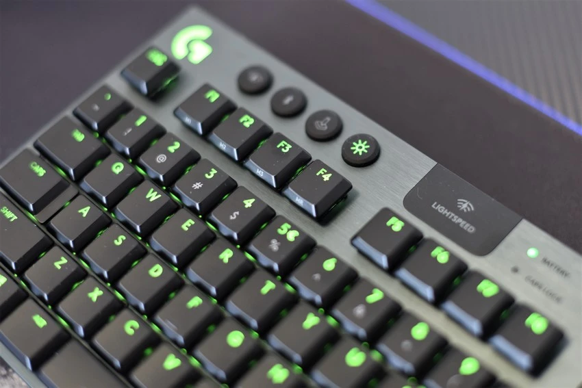 Logitech G915 TKL 2020 7