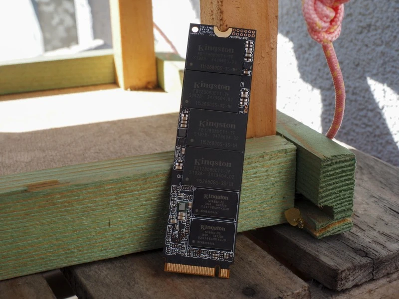 Kingston KC2500 8