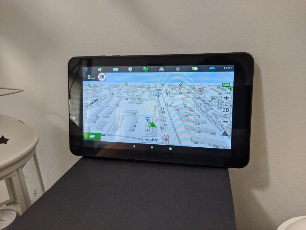 tablet nawigacja navitel t505 pro 20201009 122100 Średni