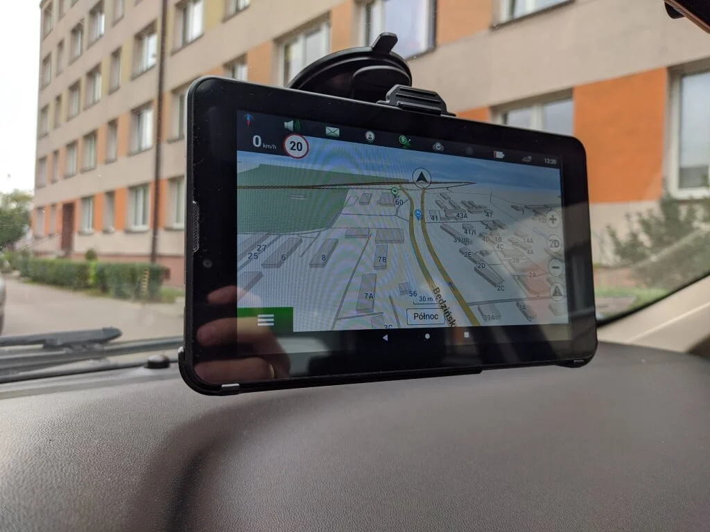 tablet nawigacja navitel t505 pro 20201009 133006 Średni