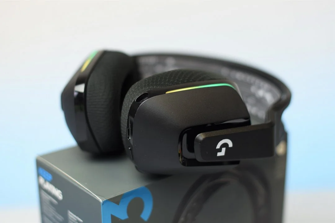 Logitech G733 Lightspeed 9