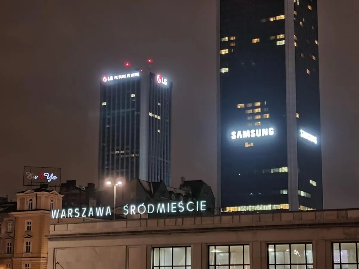 aparat z teleobiektywem - tryb nocny 15