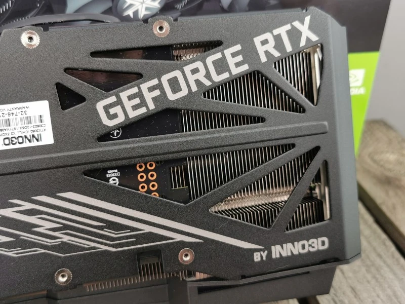 Inno3D RTX 3060 iChill X3 RED 8