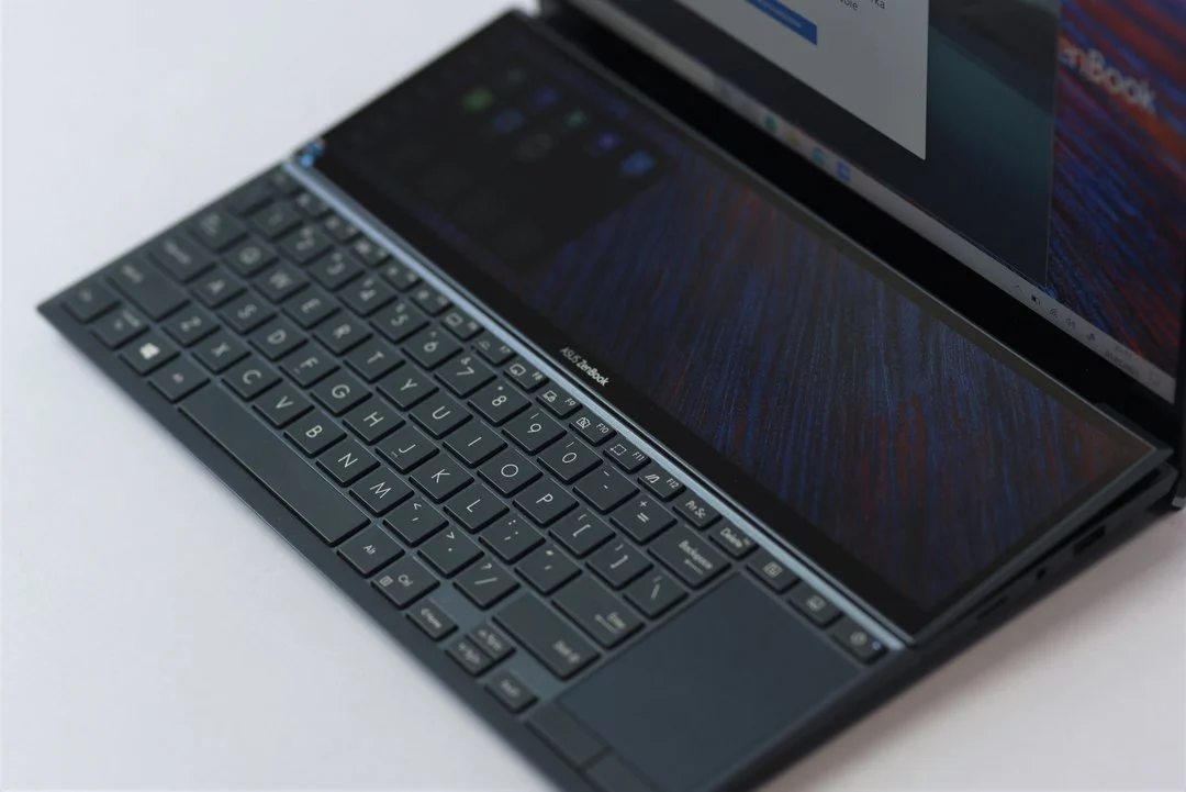 ASUS ZenBook Duo UX482 5