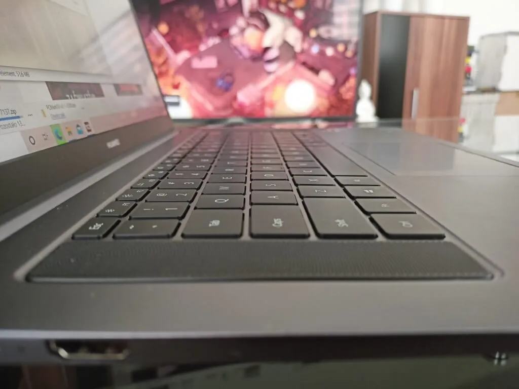 Huawei D16 20210322114313 sredni