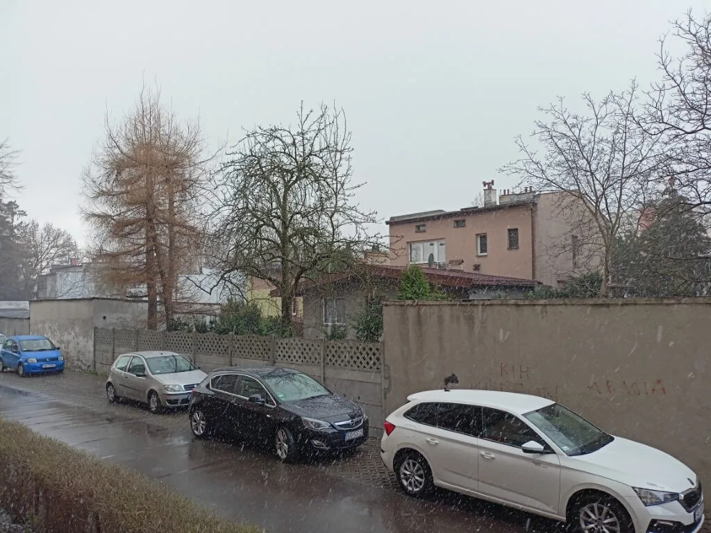 Realme 8 20210407132127 sredni