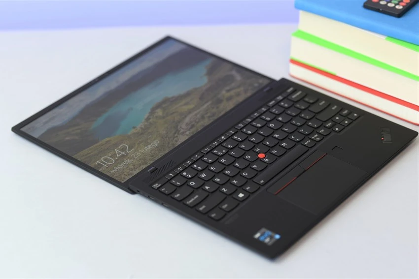 Lenovo X1 Carbon 12