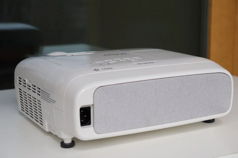 Test projektora Epson EH-TW5700