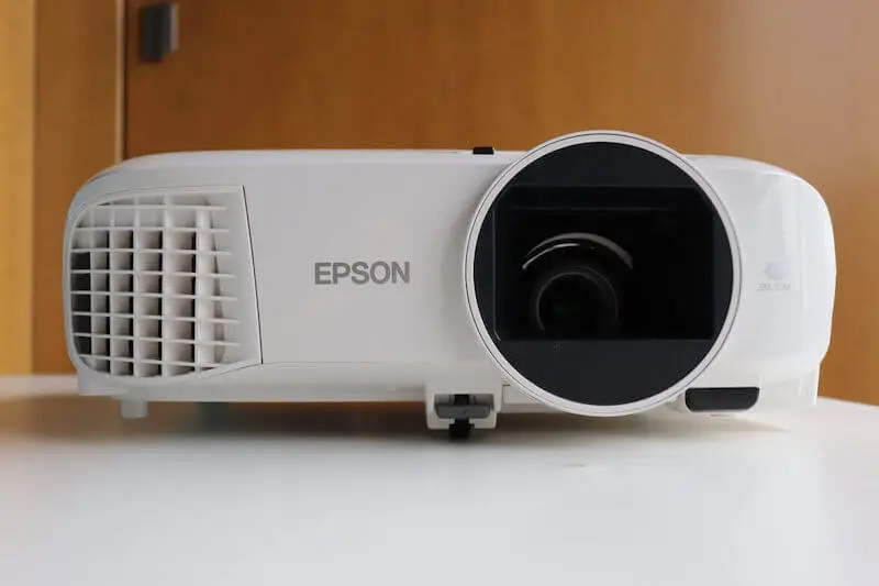 Test projektora Epson EH-TW5700