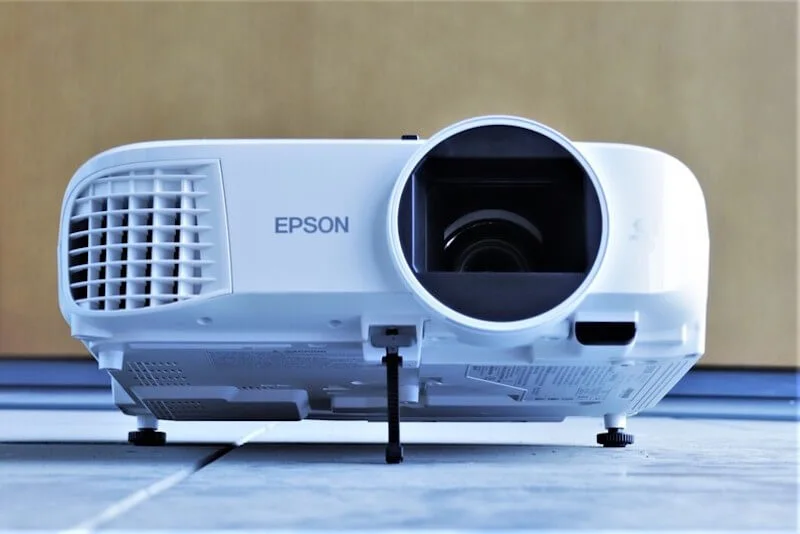 Test projektora Epson EH-TW5700