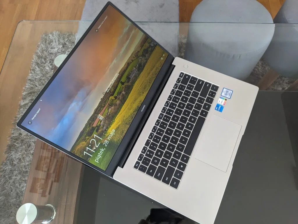 Huawei D15 20210528 092103129 sredni