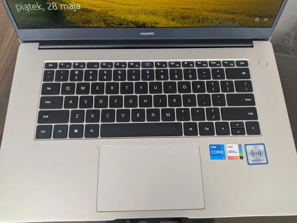 Huawei D15 20210528 092114754 sredni