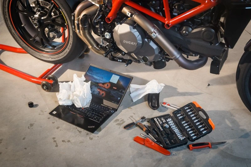 Lenovo x Ducati 1