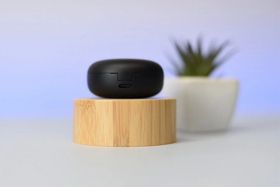 LG TONE Free UVnano 2