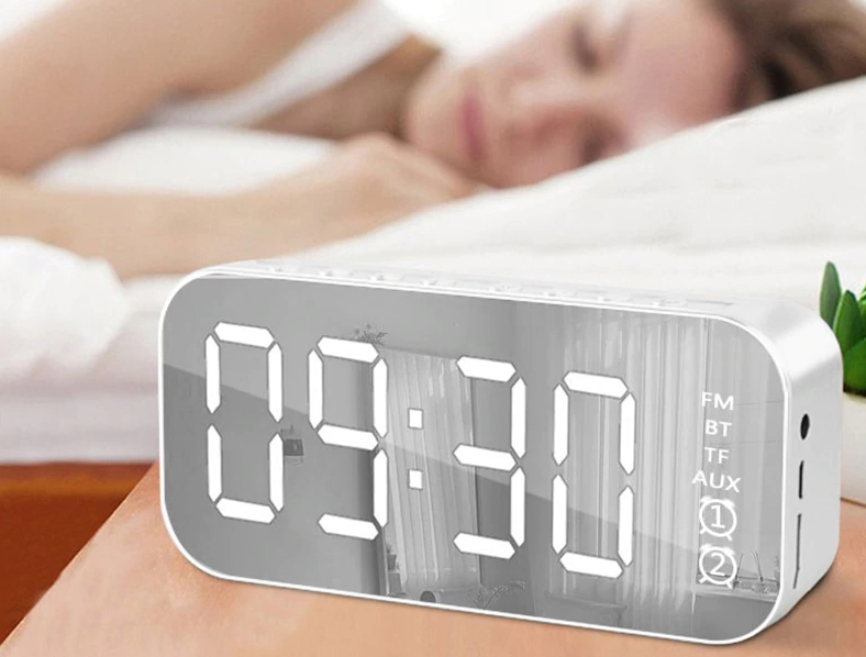 Budzik z funkcją głośnika