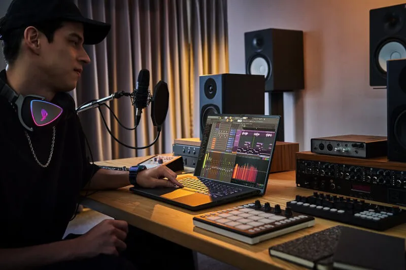 ASUS ROG Zephyrus M16