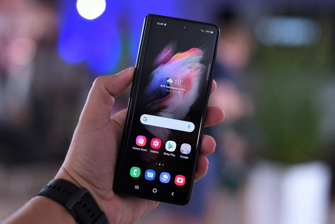 Samsung Galaxy Z Fold3 5G 10