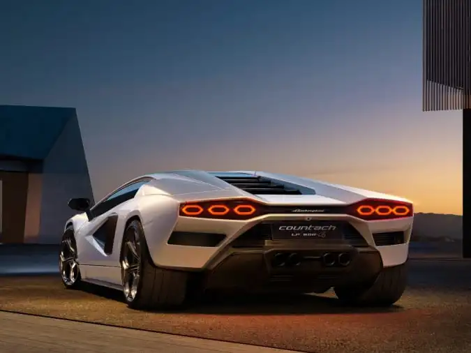 Lamborghini Countach LPI 800-4 3