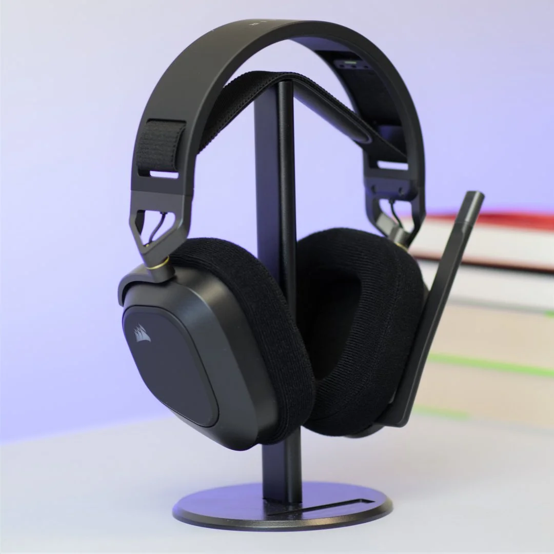 CORSAIR HS80 RGB Wireless 11