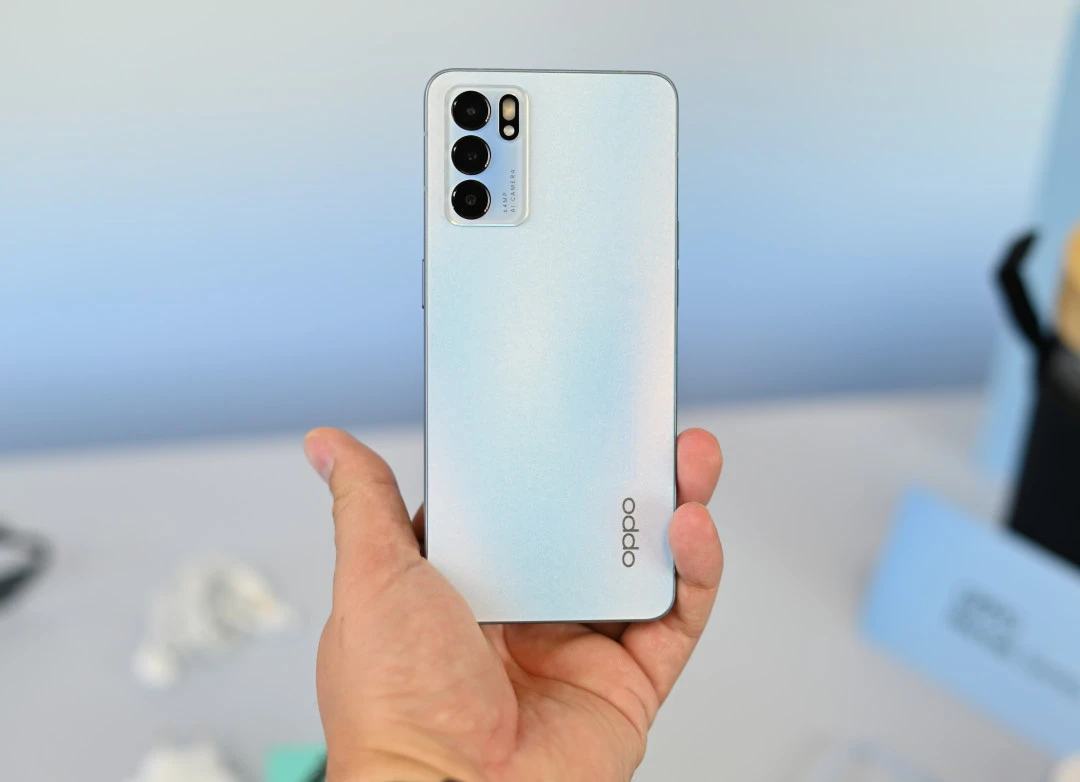 8 OPPO Reno6 5G