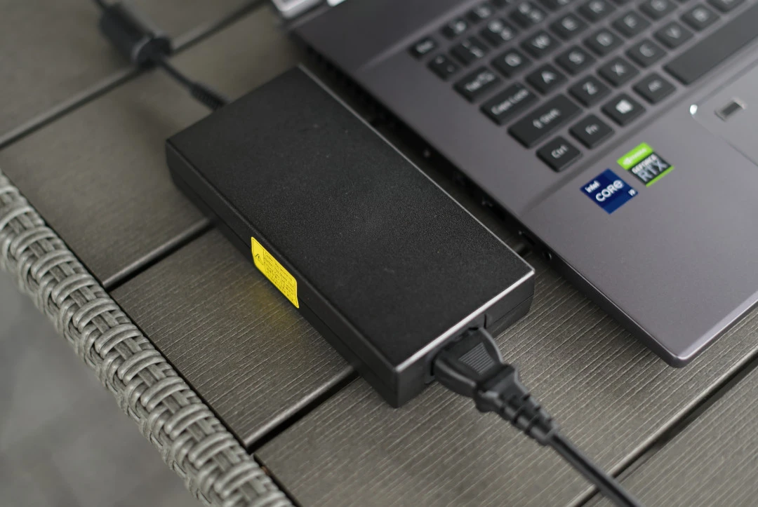 Acer Predator Triton 500 SE 001