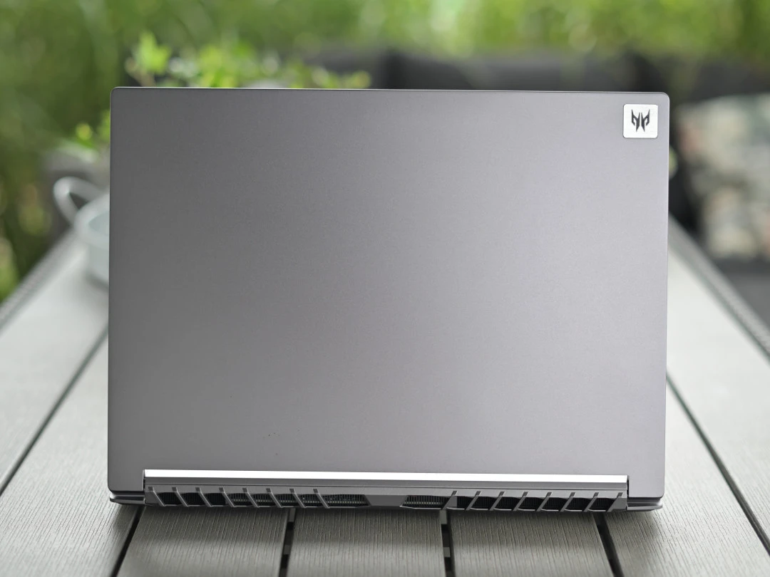 Acer Predator Triton 500 SE 008