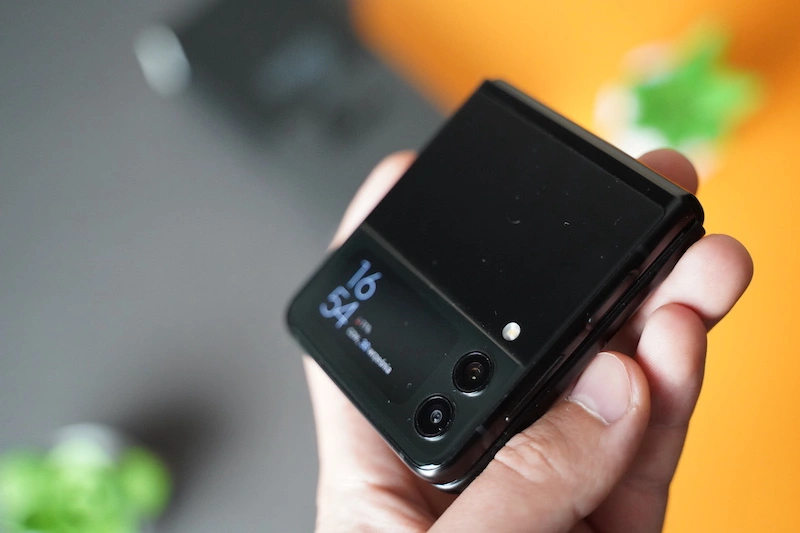 Samsung Galaxy Z Flip3