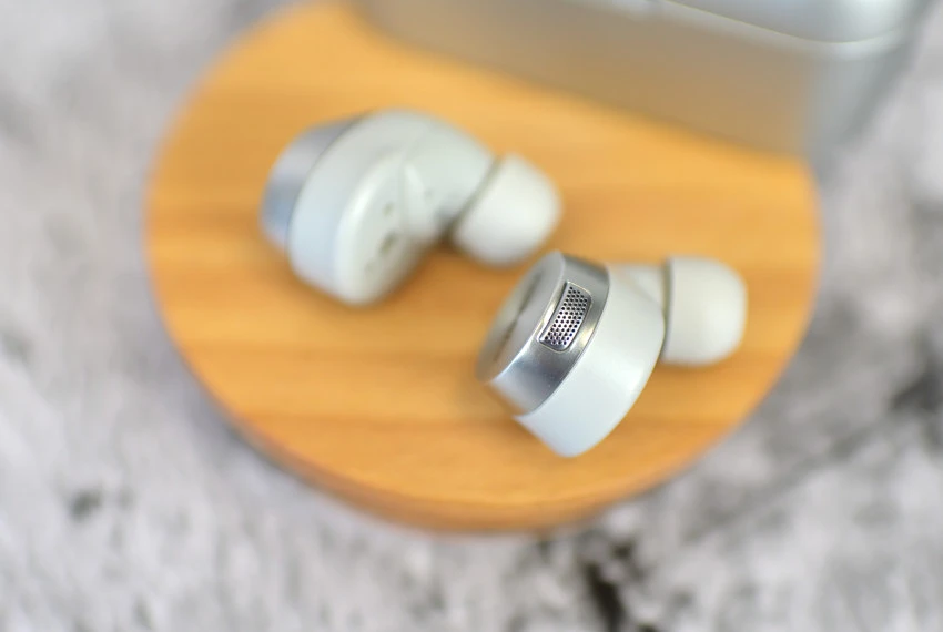 Technics EAH-AZ60 06