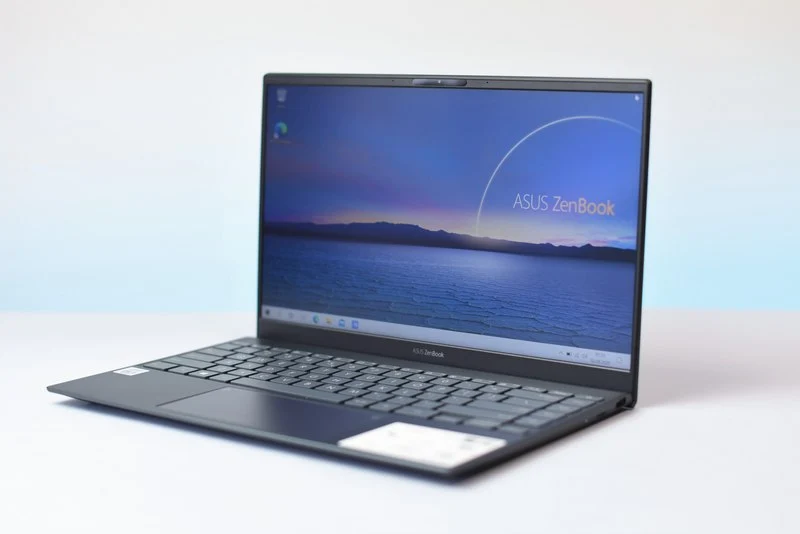 ASUS ZenBook 14 UX425J 8