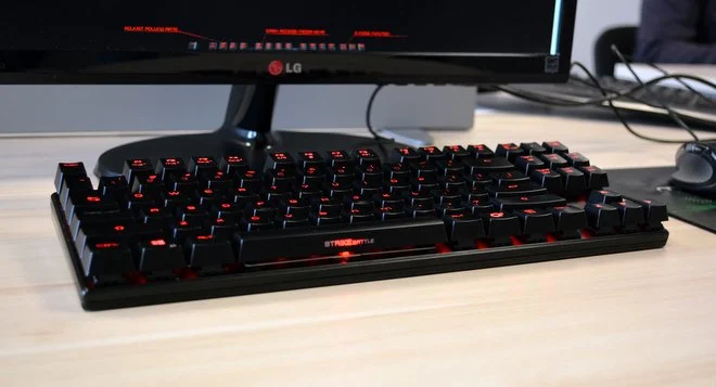 Ozone Strike Battle: test minimalistycznej klawiatury dla graczy