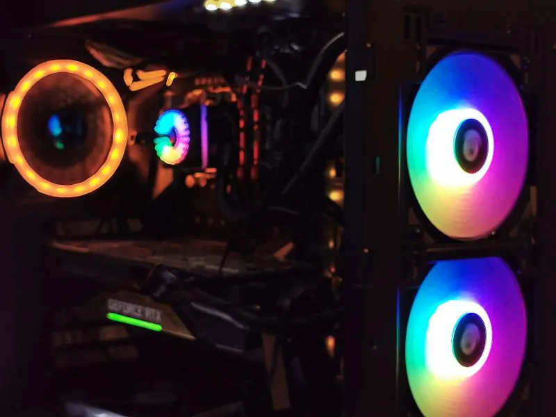 Czy można trochę ciszej? Deepcool Captain 240 PRO – recenzja