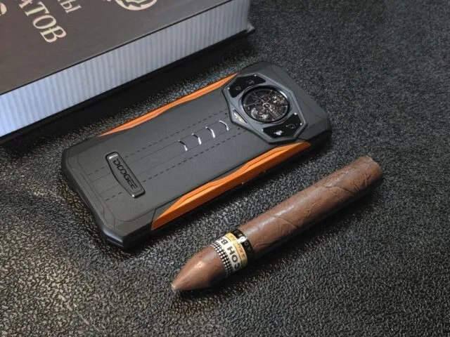 Nadchodzi Doogee S98. To wzmocniony smartfon z podwójnym ekranem i kamerką noktowizyjną