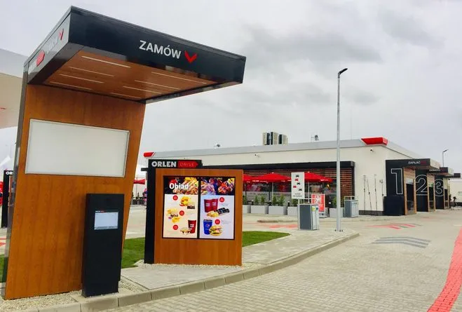 Idzie nowe na stacjach benzynowych – Orlen uruchomił stację Orlen Drive