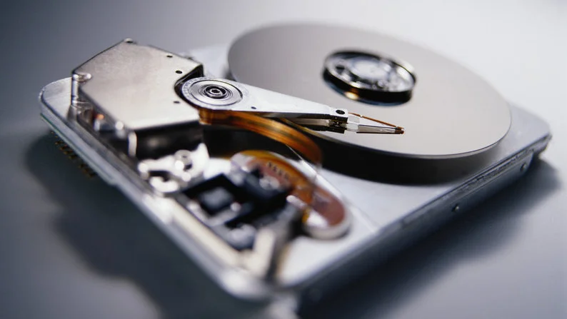 Sprzedaż używanego dysku nie jest najlepszym pomysłem. Kupujący może z łatwością odzyskać twoje dane