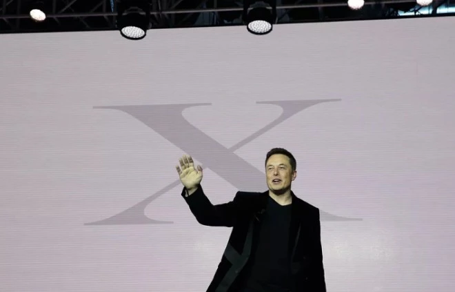 Elon Musk: sztuczna inteligencja musi zostać uregulowana prawnie