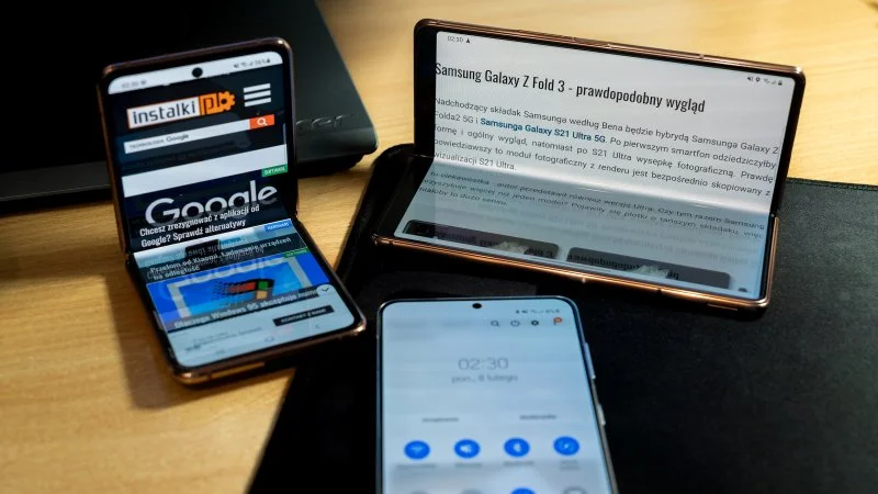 Składane smartfony wyprą tradycyjne? Porozmawiajmy o przeszłości i przyszłości telefonów [opinia]