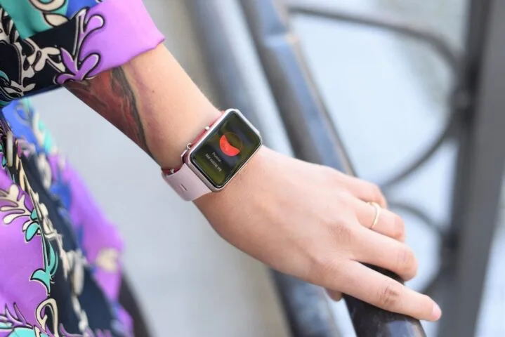 Ładny smartwatch idealny dla kobiet. Huawei Watch Fit solidnie przeceniony