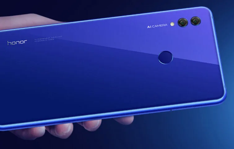 Honor Note 10 oficjalnie. Smartfon z blisko 7-calowym ekranem, który koncentruje się na grach