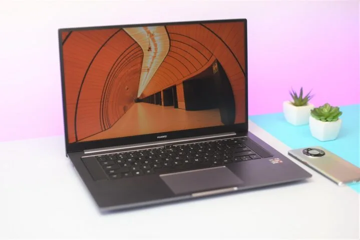 Huawei MateBook D 16 – uniwersalny laptop dla całej rodziny