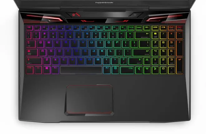 Polski producent wprowadza gamingowego laptopa z klawiaturą mechaniczną